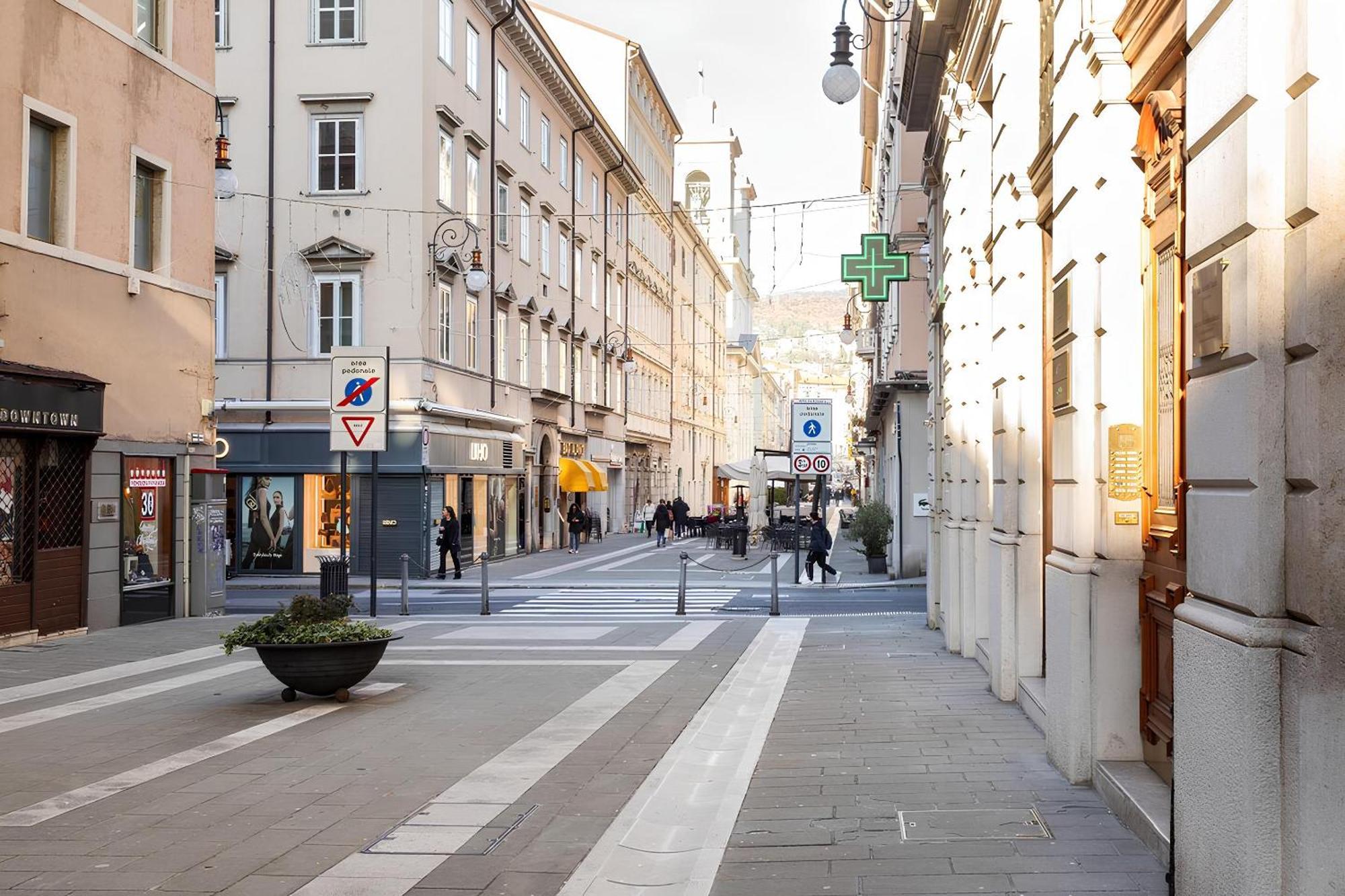 Apartamento Ponte Rosso Trieste Exterior foto